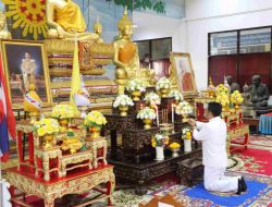 ทำบุญตักบาตร เนื่องในเทศกาลวันวิสาขบูชา