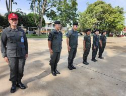 เข้าแถวเคารพธงชาติ กล่าวคำสัตย์ปฏิญาณ ตรวจยอดกำลังพล ตรวจเครื่องแบบและทรงผม พร้อมชี้แจงหัวข้อราชการ